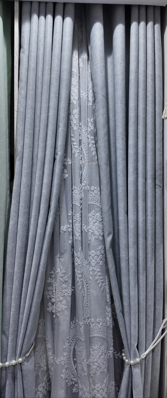 Plain Light Grey 
